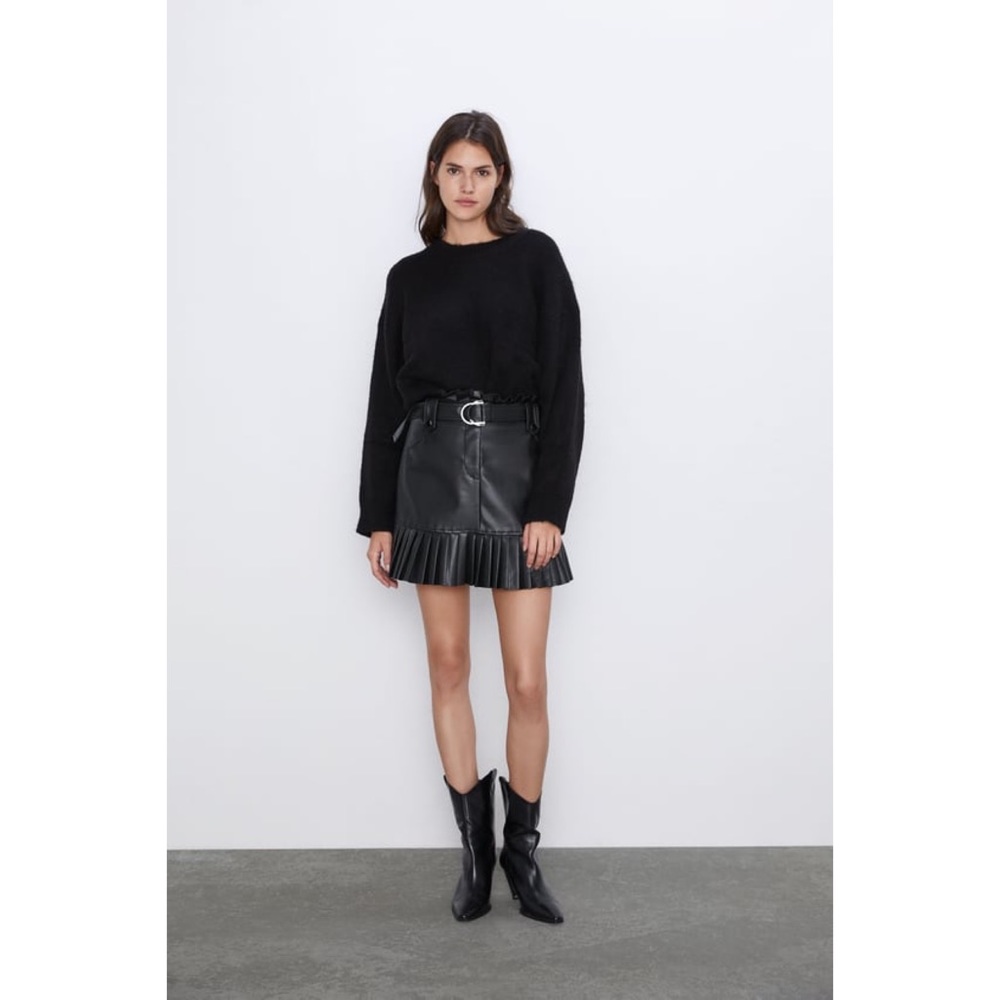 NWT Zara 3046/276/800 Black Pleated Faux Leather Mini Skirt - S